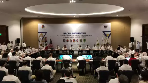 El Embajador de Estados Unidos en México, Ken Salazar, agradeció la asistencia de los Gobernadores del Sur Sureste para esta reunión El Embajador de Estados Unidos en México, Ken Salazar, agradeció la asistencia de los Gobernadores del Sur Sureste para esta reunión