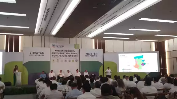 Mauricio Vila se encuentra en el evento desde el Centro Internacional de Congresos de Yucatán Mauricio Vila se encuentra en el evento desde el Centro Internacional de Congresos de Yucatán