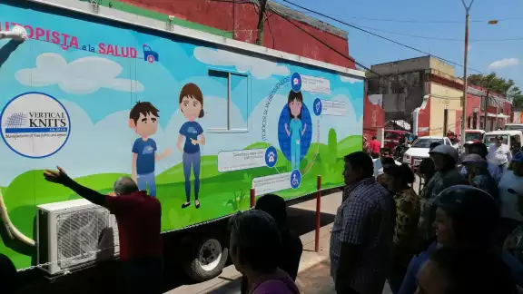 El tráfico se extendió por dos cuadras en Motul El tráfico se extendió por dos cuadras en Motul
