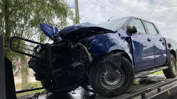El automóvil junto a su chofer, fueron llevados a las instalaciones de la SSP Yucatán en Mérida, para el deslinde de responsabilidades El automóvil junto a su chofer, fueron llevados a las instalaciones de la SSP Yucatán en Mérida, para el deslinde de responsabilidades