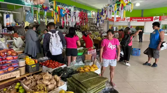Los cheneros despedirán el año con sus familias, cenando pavo, brindando con sidra y quemando “al viejo”