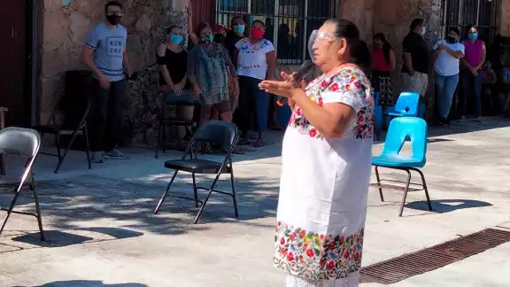 Los padres de familia se reunieron para aclarar cuentas Los padres de familia se reunieron para aclarar cuentas