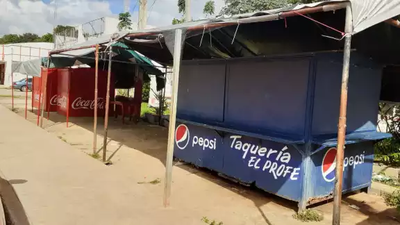 Los vecinos mencionaron que tales puestos pueden ser reubicados dentro del Mercado Municipal Los vecinos mencionaron que tales puestos pueden ser reubicados dentro del Mercado Municipal