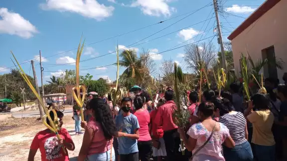 En Hecelchakán se realizó una escenificación de la entrada de Jesús a Jerusalén