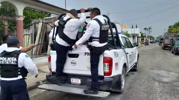 El sujeto presuntamente había robado el interior de un tráiler estacionado El sujeto presuntamente había robado el interior de un tráiler estacionado