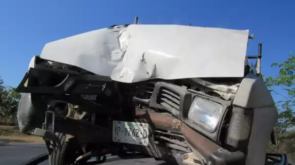 El accidente dejó 10 heridos, entre ellos el conductor que quedó atrapado El accidente dejó 10 heridos, entre ellos el conductor que quedó atrapado