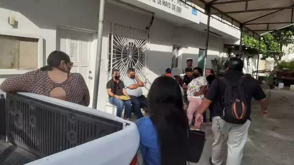 El pasado 6 de abril, trabajadores del Ayuntamiento de Cozumel le impidieron a su ahora exlideresa sindical el entrar a su oficina para laborar El pasado 6 de abril, trabajadores del Ayuntamiento de Cozumel le impidieron a su ahora exlideresa sindical el entrar a su oficina para laborar