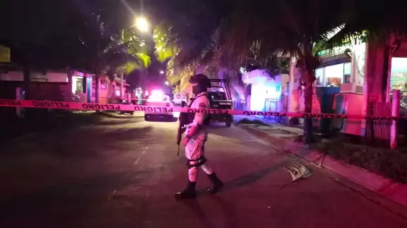 Fuerzas federales cercaron el lugar, tras el reporte de los disparos. No se habían dado detalles de la identidad de la víctima Fuerzas federales cercaron el lugar, tras el reporte de los disparos. No se habían dado detalles de la identidad de la víctima