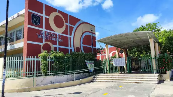 La escuela se ubica en el fraccionamiento Villas de Ah Kim Pech La escuela se ubica en el fraccionamiento Villas de Ah Kim Pech