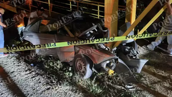 El hombre quedó sin vida dentro de los fierros retorcidos de su auto El hombre quedó sin vida dentro de los fierros retorcidos de su auto