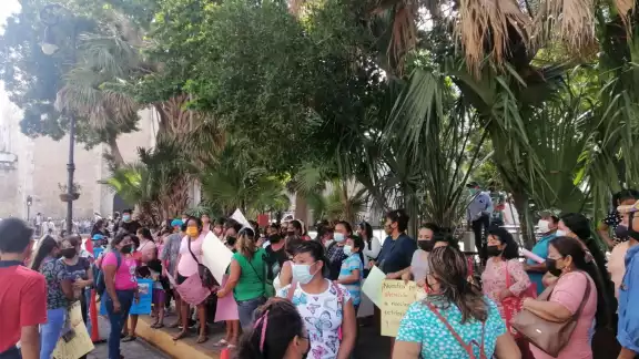 Más de 100 personas se aglomeraron en el centro de Mérida