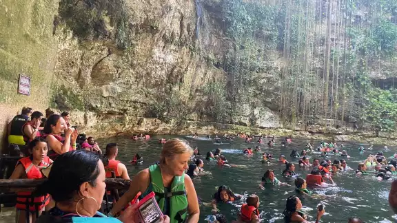 Los cenotes reciben a cientos de visitantes al año Los cenotes reciben a cientos de visitantes al año