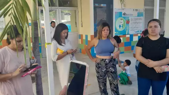 Madres piden que las maestras de la guardería de Playa del Carmen sean despedidas Madres piden que las maestras de la guardería de Playa del Carmen sean despedidas