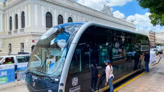 El titular de la Agencia de Transporte afirmó que llegaron 10 nuevas unidades del IE-TRAM a Yucatán