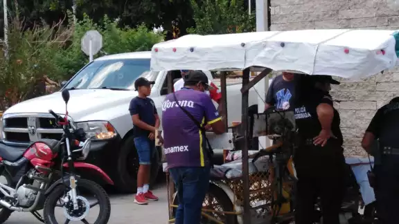 Una de las pasajeras tuvo que se enviada a un hospital particular para su valoración Una de las pasajeras tuvo que se enviada a un hospital particular para su valoración