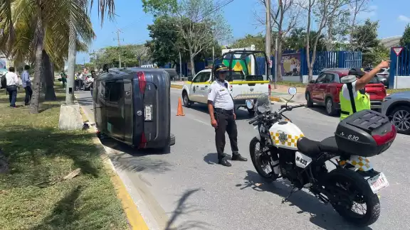 La policía de Cancún resguardó la zona para evitar caos vial