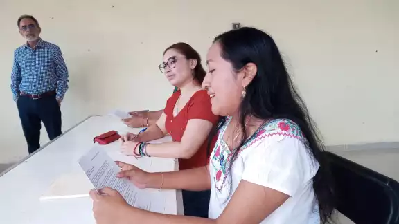 Leidy María Tamayo Pech y Rossío Guadalupe May Tec renunciaron a sus partidos del PAN y PRI, respectivamente Leidy María Tamayo Pech y Rossío Guadalupe May Tec renunciaron a sus partidos del PAN y PRI, respectivamente