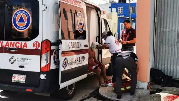 Atacado con machete en plena calle: lo habrían agredido sus familiares