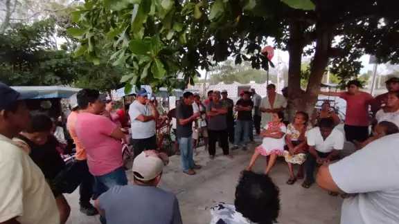 Vecinos de las colonias Santiaguito y San Eduardo en pie de lucha contra la empresa Vecinos de las colonias Santiaguito y San Eduardo en pie de lucha contra la empresa