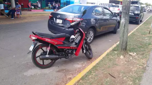 El motociclista se negó a ser trasladado a un hospital