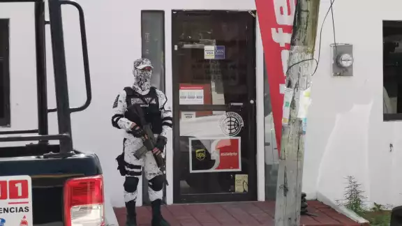 En el operativo se buscaron narcóticos, armamento u alguna otra sustancia ilícita En el operativo se buscaron narcóticos, armamento u alguna otra sustancia ilícita