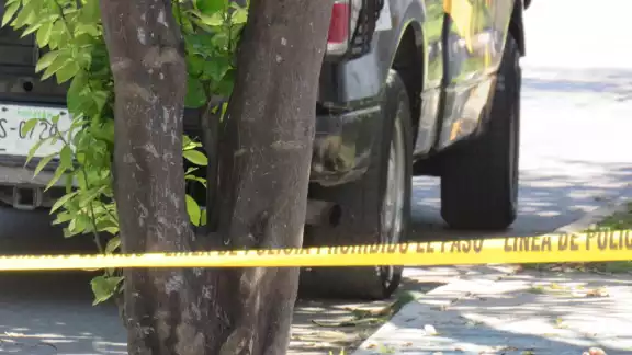 Al lugar arribaron elementos de la Secretaría de Seguridad Pública, quienes constataron que el hombre ya no tenía signos vitales