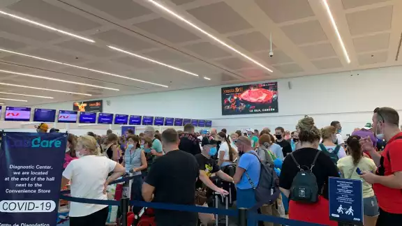 El vuelo llegará a Moscú el domingo 6 de marzo, aproximadamente a las 11:00 de la mañana, según la aerolínea Nordwind El vuelo llegará a Moscú el domingo 6 de marzo, aproximadamente a las 11:00 de la mañana, según la aerolínea Nordwind
