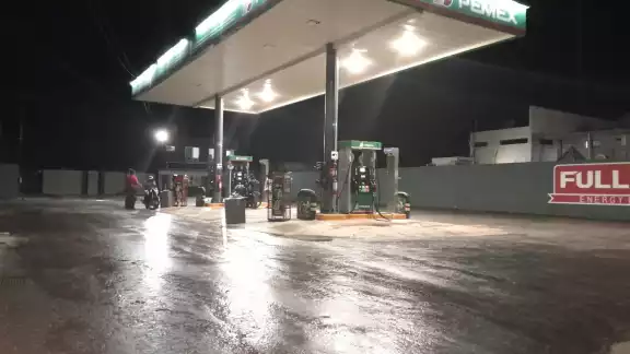 El hombre llegó con el rostro tapado y cometió el atraco con un arma de fuego