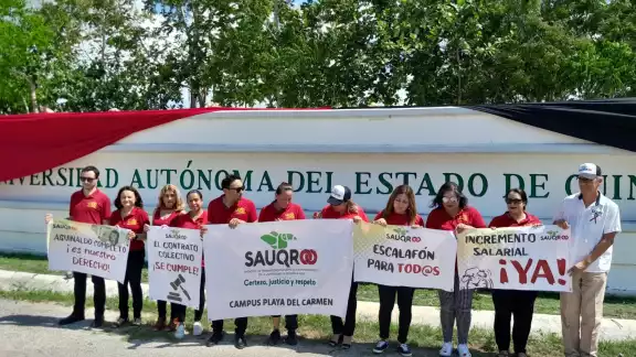 Son alrededor de 900 estudiantes en este plantel que podrían ser afectados ante la desidia del rector Francisco Xavier López Mena Son alrededor de 900 estudiantes en este plantel que podrían ser afectados ante la desidia del rector Francisco Xavier López Mena