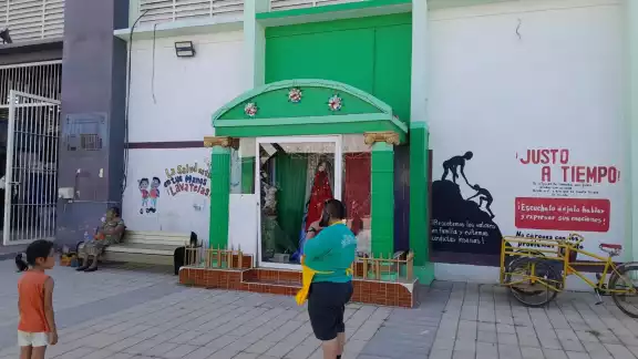 No hay personas detenidas por los daños al nicho