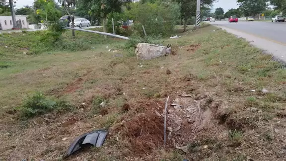 El dueño del vehículo Beat se responsabilizó de los gastos por daños causados en el choque ocurrido en el Anillo Periférico de Mérida