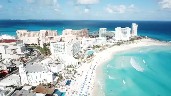Cancún superó a Los Cabos, en Baja California Sur, y aumentó 3.6 puntos porcentuales más que la semana pasada, indicó Sectur