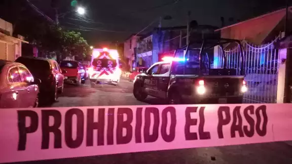 Vecinos fueron quienes escucharon los balazos, por lo que pidieron apoyo a la Policía Quintana Roo Vecinos fueron quienes escucharon los balazos, por lo que pidieron apoyo a la Policía Quintana Roo