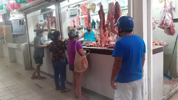 Los proveedores de los carniceros de Cozumel provienen en su mayoría del Estado de Yucatán, quienes incrementaron el costo de sus productos Los proveedores de los carniceros de Cozumel provienen en su mayoría del Estado de Yucatán, quienes incrementaron el costo de sus productos