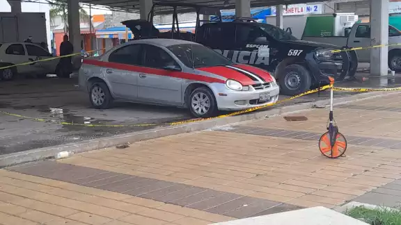 Automóvil con rastros de sangre causa movilización policiaca en Escárcega Automóvil con rastros de sangre causa movilización policiaca en Escárcega
