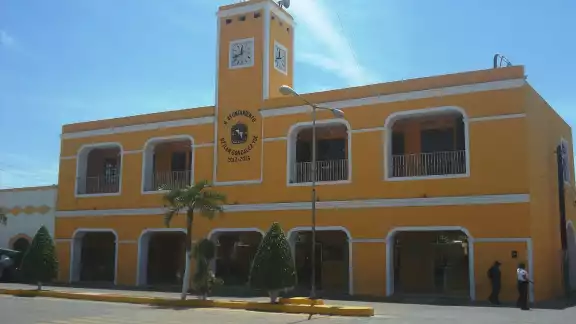 Presuntamente, una mujer se hace pasar como abogada y un hombre por Policía Estatal de Investigación (PEI) para cometer delitos. Presuntamente, una mujer se hace pasar como abogada y un hombre por Policía Estatal de Investigación (PEI) para cometer delitos.