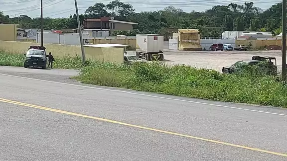 Agentes de la Semar y elementos policiacos realizaron el cateo a la salida de Chetumal, capital de Quintana Roo Agentes de la Semar y elementos policiacos realizaron el cateo a la salida de Chetumal, capital de Quintana Roo