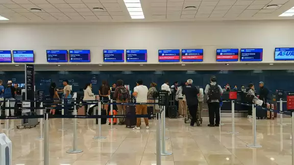 Vuelo de Viva desde Querétaro llega con 5 horas de retraso a Mérida
