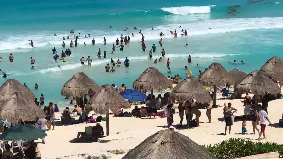 Playa Delfines