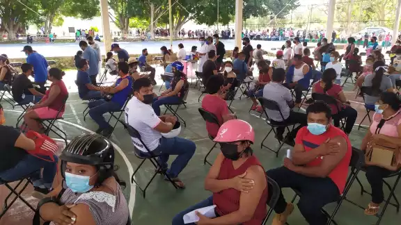 Las autoridades exhortan a inmunizarse para seguir cuidando de la salud personal y en la comunidad Las autoridades exhortan a inmunizarse para seguir cuidando de la salud personal y en la comunidad