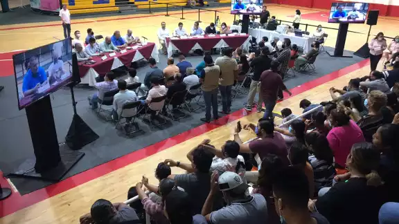 El encuentro organizado por la Semarnat sobre el Tramo 5 Norte del Tren Maya se realizó en Cancún con la asistencia de ciudadanos y panelistas