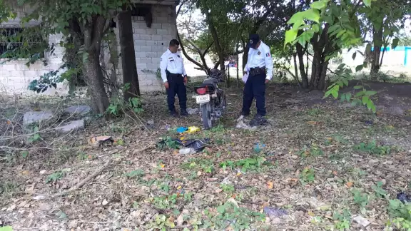 La motocicleta habría sido robada recientemente de una casa en Escárcega La motocicleta habría sido robada recientemente de una casa en Escárcega