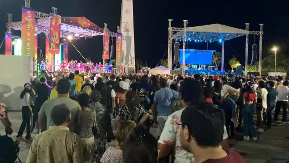 Rayito Colombiano hará su esperada presentación en unos momentos más en Chetumal, en la Explanada del Obelisco Rayito Colombiano hará su esperada presentación en unos momentos más en Chetumal, en la Explanada del Obelisco