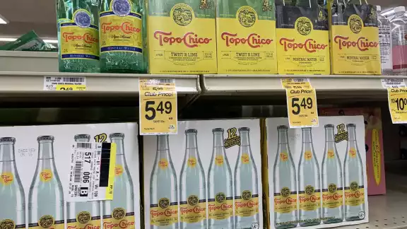 Agua Topo Chico en un supermercado de Arizona