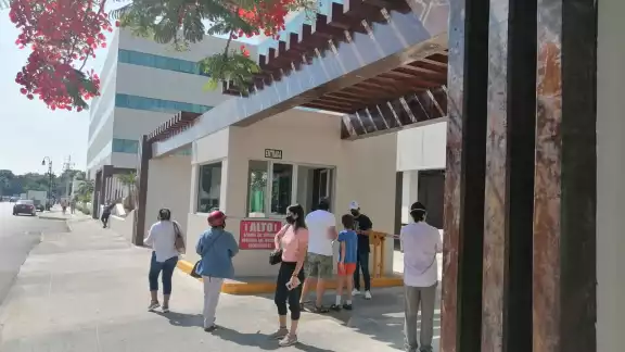 Los niños llegaron acompañados de sus padres, quienes presentaron una CURP Los niños llegaron acompañados de sus padres, quienes presentaron una CURP