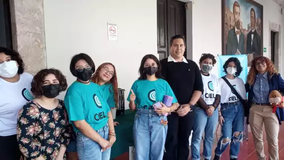 El evento arrancó bajo el tema “Letras en lo profundo. Memoria y resistencia postpandemia: Entre las fronteras de lo virtual y lo físico”