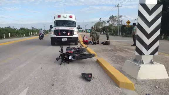 El motociclista circulaba sobre la carretera 184 Muna – Felipe Carrillo Puerto El motociclista circulaba sobre la carretera 184 Muna – Felipe Carrillo Puerto