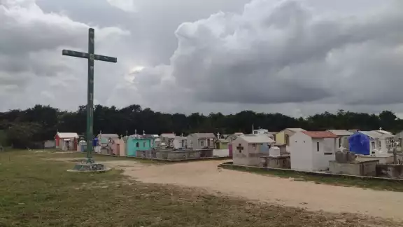 A diferencia de otros años, en estos días ha llegado pocos visitantes al cementerio
