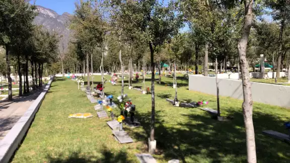 El panteón Jardines de San Pedro es uno de los más conocidos de la zona