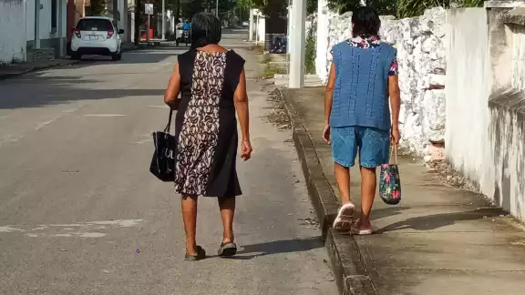 De acuerdo con las anécdotas de los lugareños, varios habitantes desaparecieron según por el mal aire De acuerdo con las anécdotas de los lugareños, varios habitantes desaparecieron según por el mal aire